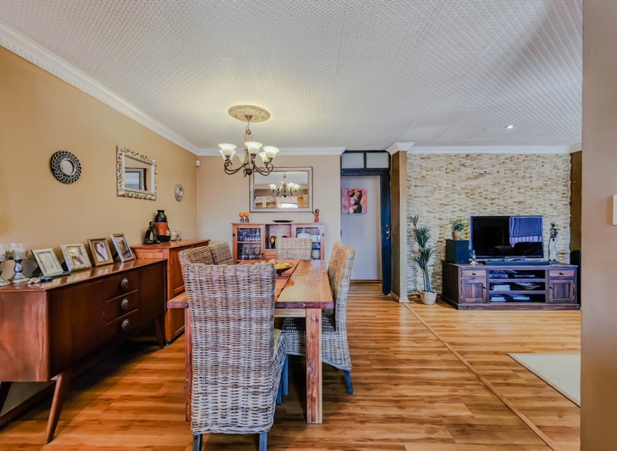 4 Bedroom Property for Sale in Soneike Western Cape